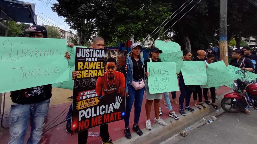 “Policía no me mate”: familiares de joven ultimado de un disparo en Brisas del Este exigen justicia