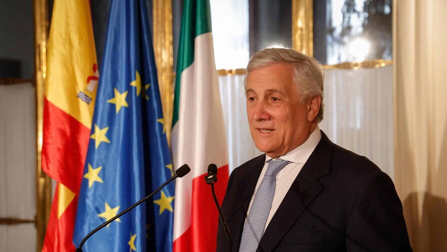 Tajani critica que España no haya consultado con la UE la regularización de migrantes Tajani critica que España no haya consultado con la UE la regularización de migrantes