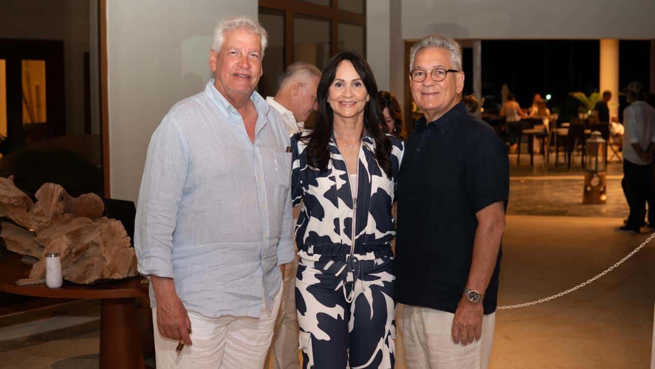 Jose Luis Nuñez, Yovanny de Nunez y Johnny Nuñez.