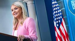 Casa Blanca suspende a operador de teleprompter que habr&iacute;a apostado a discursos de Trump