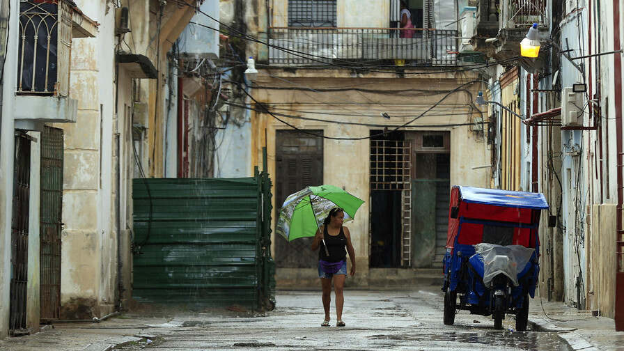 Cuba aprueba dos nuevos decretos leyes asociados al paquete de 176 reformas económicas Cuba aprueba dos nuevos decretos leyes asociados al paquete de 176 reformas económicas