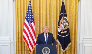 Trump revive denuncias de fraude electoral y acusa a estados de registrar electores no ciudadanos