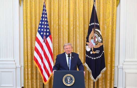 Trump revive denuncias de fraude electoral y acusa a estados de registrar electores no ciudadanos