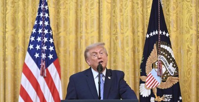 Trump siembra dudas sobre el sistema electoral, acusando a China y a los inmigrantes
