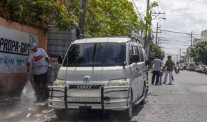 El lavado de vehículos, entre la informalidad y el servicio a domicilio
