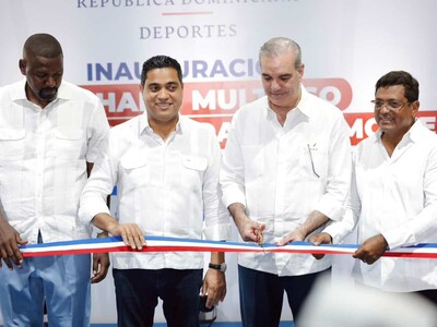 Gobierno inaugura techado multiuso en Los Alcarrizos por 20 millones