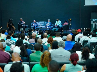 Leonel Fernández propone fortalecer el sistema educativo dominicano