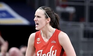 Caitlin Clark tumba a las Storm con 45 puntos, su mayor total en su carrera, para un triunfo 110-107
