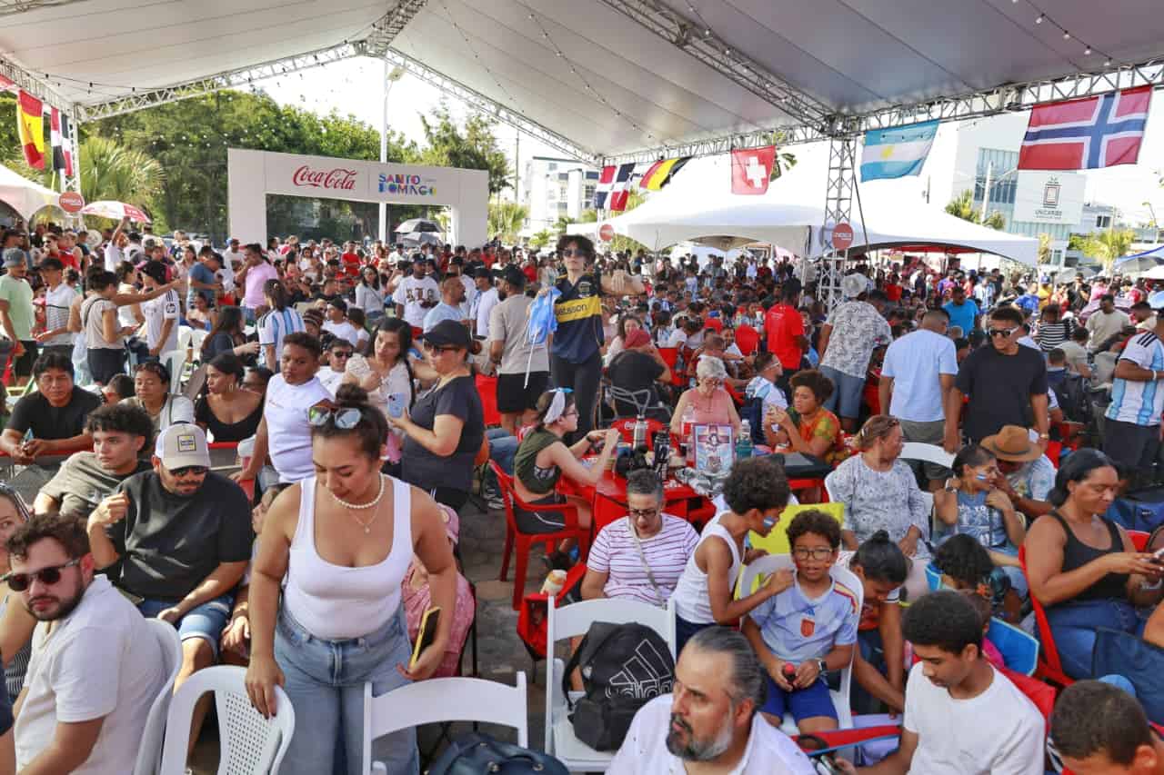 La carpa está abarrotada.