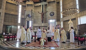 Multitud acompa&ntilde;a exequias de monse&ntilde;or Antonio Camilo, que ser&aacute; sepultado este domingo en La Vega