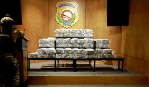 Hallan 237 paquetes de presunta coca&iacute;na ocultos en caletas de una camioneta en Santo Domingo