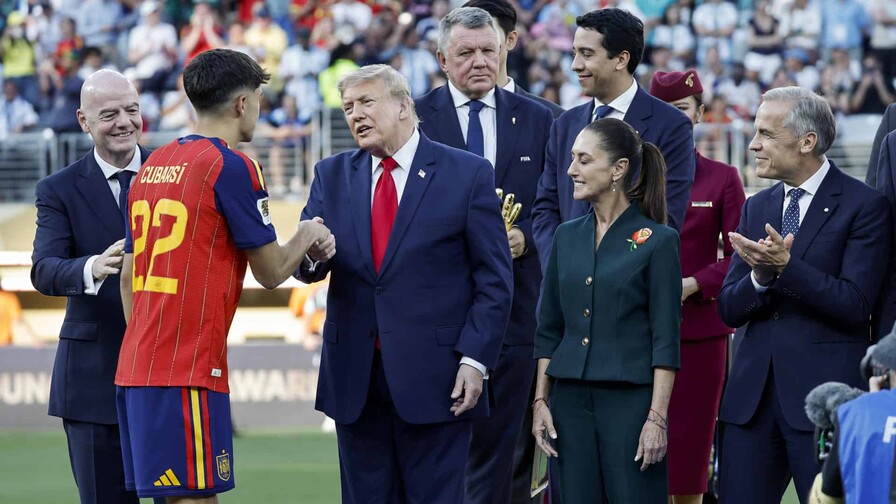 Trump e Infantino entregan la Copa Mundial 2026 a una España extasiada en Nueva York Trump e Infantino entregan la Copa Mundial 2026 a una España extasiada en Nueva York