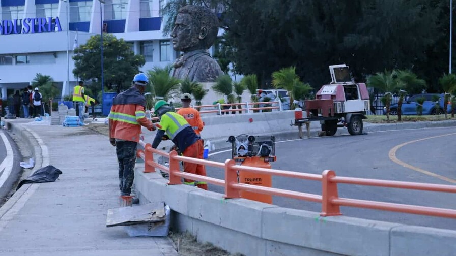 A horas de su inauguración, aceleran trabajos finales en el túnel de la Plaza de la Bandera A horas de su inauguración, aceleran trabajos finales en el túnel de la Plaza de la Bandera
