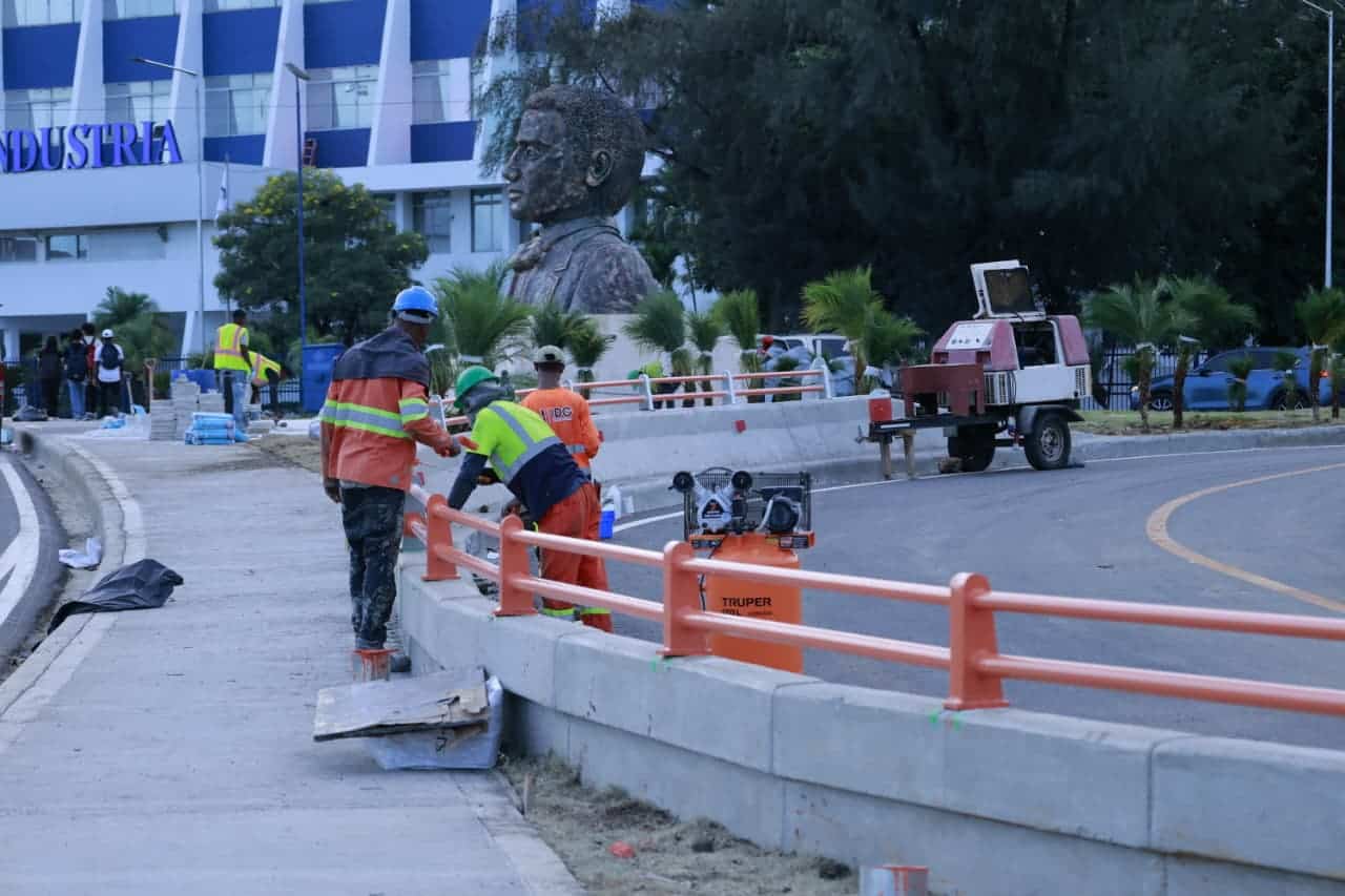 Trabajos del túnel en la Plaza de la Bandera