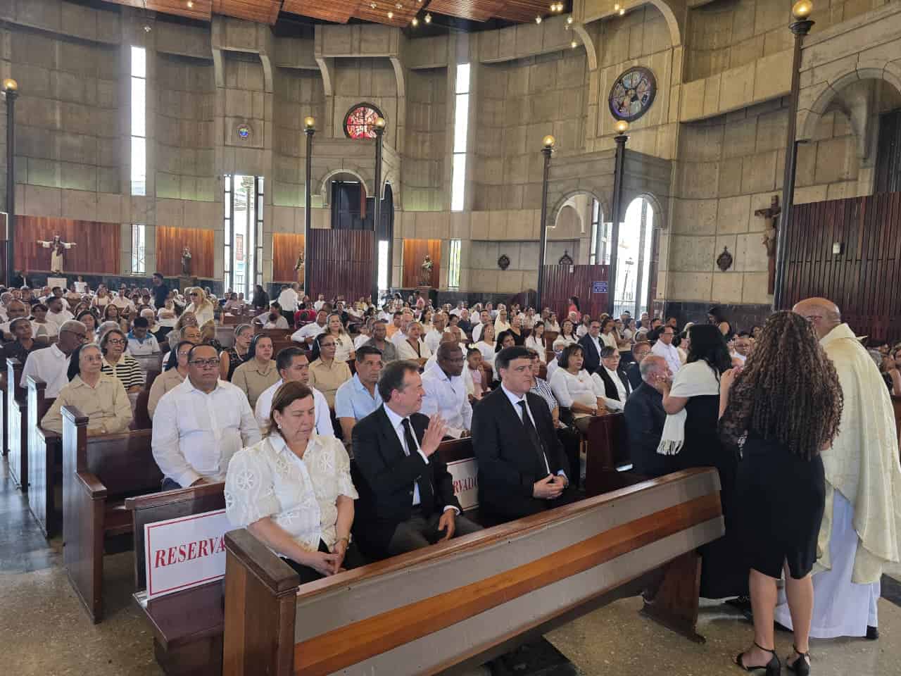 Honras fúnebres a monseñor Gabriel Antonio Camilo González.