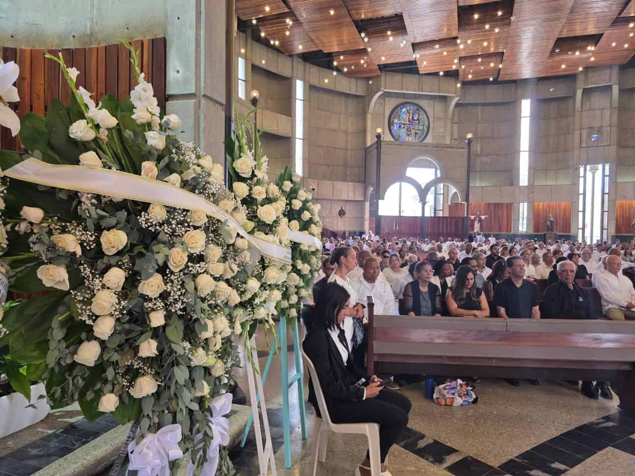 Honras fúnebres a monseñor Gabriel Antonio Camilo González.