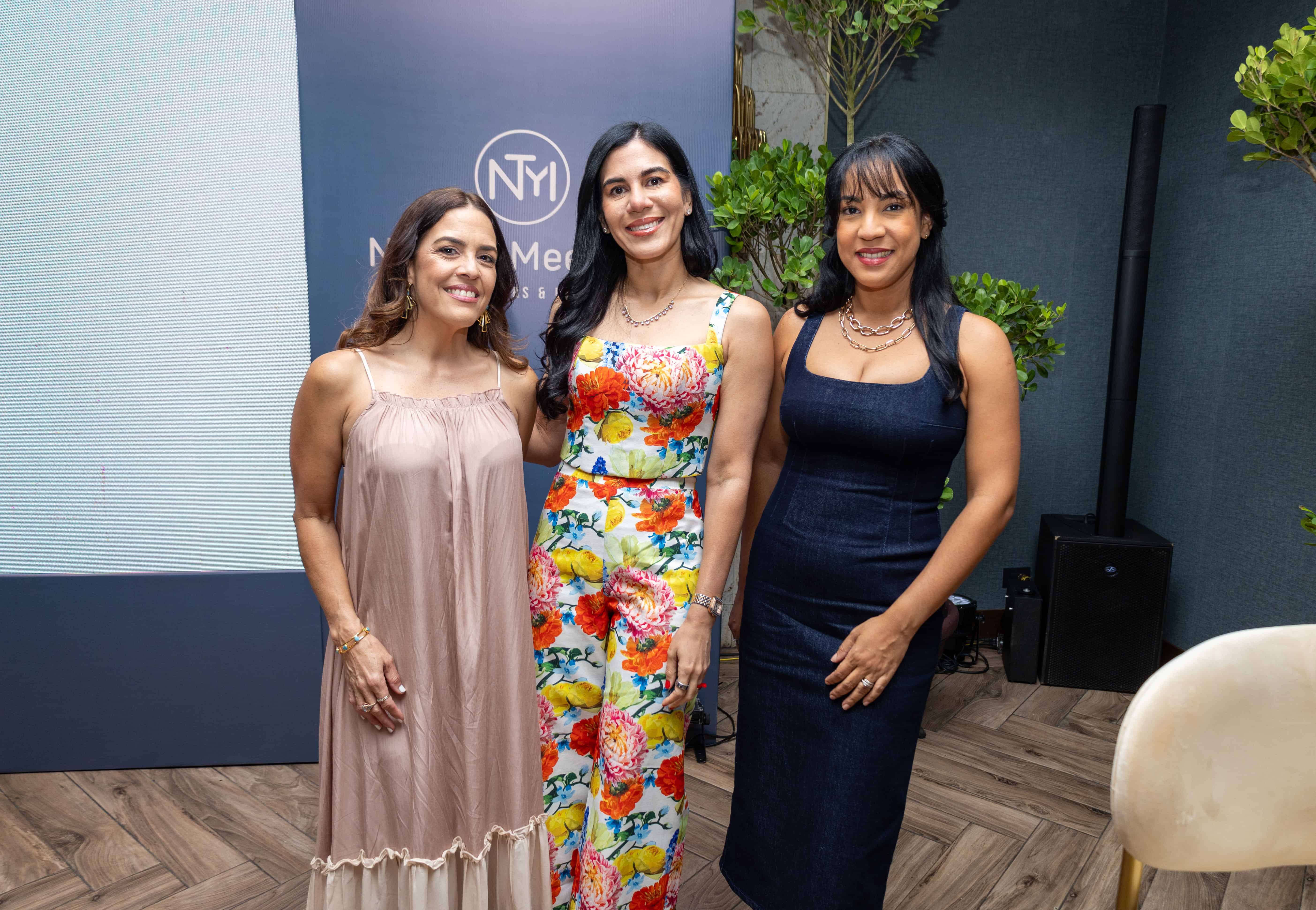 Onisela Valdez, Dewi Peña y Michelle Durán.