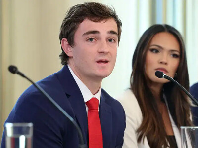 Demanda busca revelar rol de youtuber en recortes de Trump