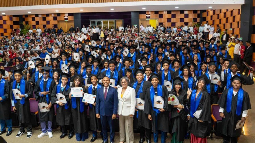 Un grupo de 620 bachiller se gradúa en formación vial; una necesidad real del país Un grupo de 620 bachiller se gradúa en formación vial; una necesidad real del país