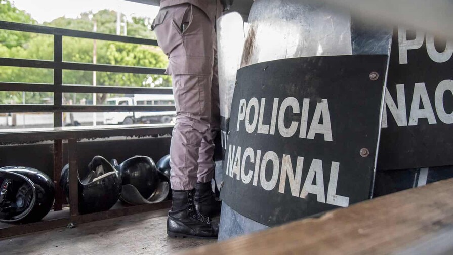 Un uniforme, una bala y demasiadas preguntas Un uniforme, una bala y demasiadas preguntas