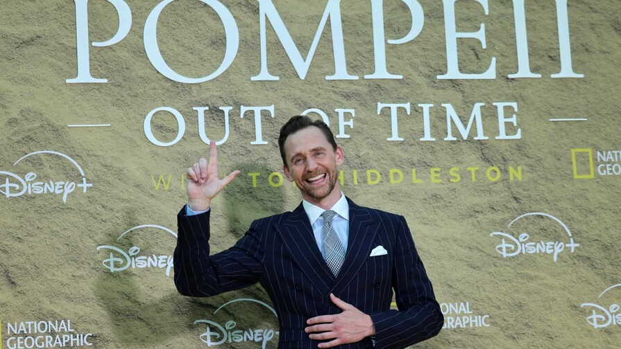 Tom Hiddleston se inspira en Loki para regresar en el tiempo y contar el fin de Pompeya Tom Hiddleston se inspira en Loki para regresar en el tiempo y contar el fin de Pompeya