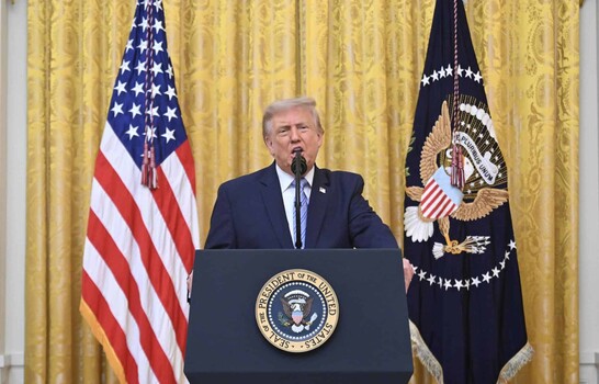 Trump amenaza a Ir&aacute;n con hacerle pagar por la muerte de soldados estadounidenses
