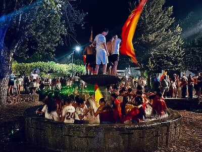 Un muerto tras derrumbe de fuente durante celebraciones del Mundial