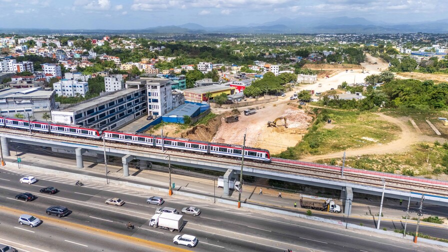De estación en estación: una guía de viaje por la Línea 2 del metro De estación en estación: una guía de viaje por la Línea 2 del metro