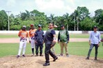 Bartolo Colón y Junior Noboa participan en el encuentro deportivo entre la Policía y el Ejército Bartolo Colón y Junior Noboa participan en el encuentro deportivo entre la Policía y el Ejército