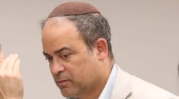 M&eacute;dico dominicano acusado de ejercer sin licencia en NY ten&iacute;a dos arrestos previos