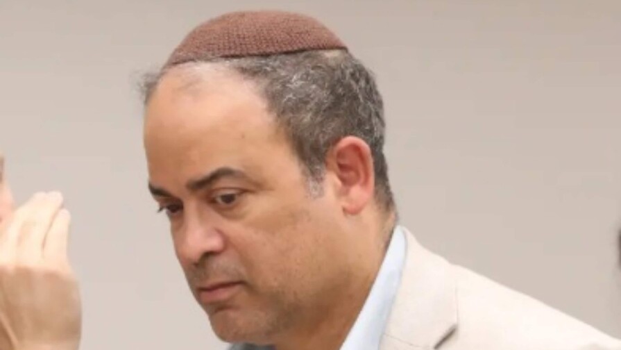 Médico dominicano acusado de ejercer sin licencia en NY tenía dos arrestos previos Médico dominicano acusado de ejercer sin licencia en NY tenía dos arrestos previos