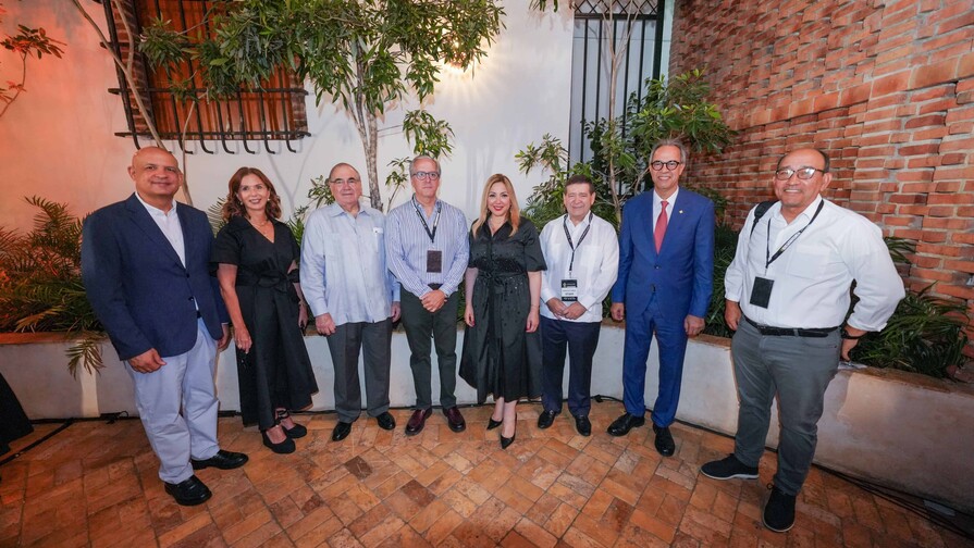 Centro Cultural Taíno Casa del Cordón recibe 150 arqueólogos e historiadores de 25 países Centro Cultural Taíno Casa del Cordón recibe 150 arqueólogos e historiadores de 25 países