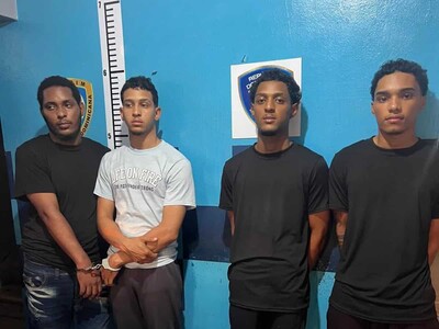 Cuatro jóvenes son arrestados tras asalto a una joyería en Santiago