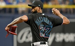 El buen desempe&ntilde;o de los Marlins saca del mercado a Sandy Alc&aacute;ntara