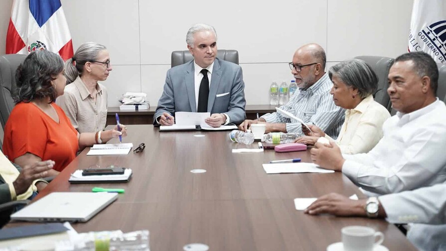 Minerd y ADP acuerdan cronograma para concluir la Evaluación de Desempeño Docente