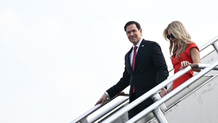 Rubio llega a Filipinas mientras EE. UU. condena las acciones peligrosas de China Rubio llega a Filipinas mientras EE. UU. condena las acciones peligrosas de China