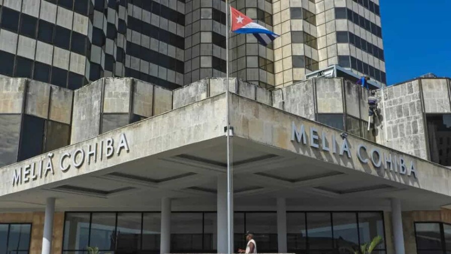 Las cadenas hoteleras españolas Meliá e Iberostar dejarán de operar totalmente en Cuba