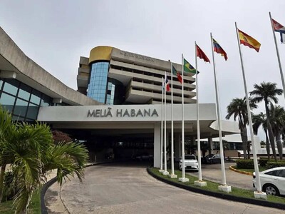 La hotelera española Meliá cesa toda su operativa en Cuba