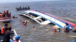 Al menos 41 muertos en el naufragio de un ferry en Guyana
