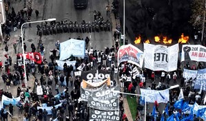 Centrales obreras argentinas vuelven a las calles por jubilados y contra ajustes de Milei