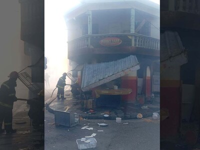 Se registra incendio en cafeteria tras explosión de cilindro de gas