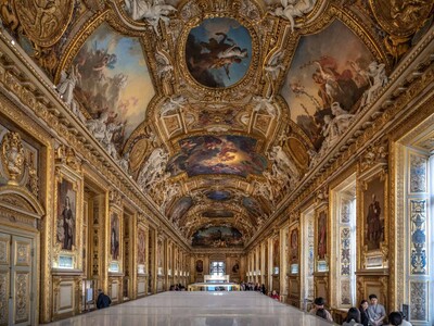 El Louvre reabre la galería donde robaron joyas