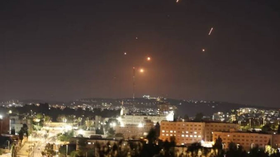 EE. UU. completa 11 noches de ataques contra Irán y afirma que Ormuz sigue abierto