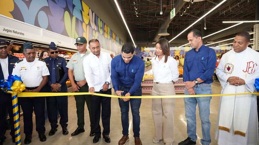 Grupo Ramos inaugura multiplaza en Verón