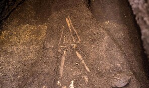 Extraen osamenta humana de casi 3,000 a&ntilde;os en El Salvador