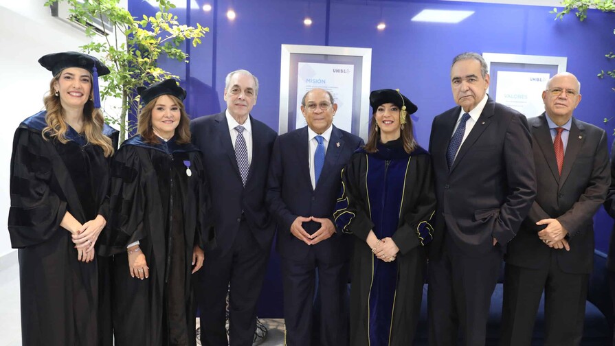 Unibe gradúa 683 nuevos profesionales