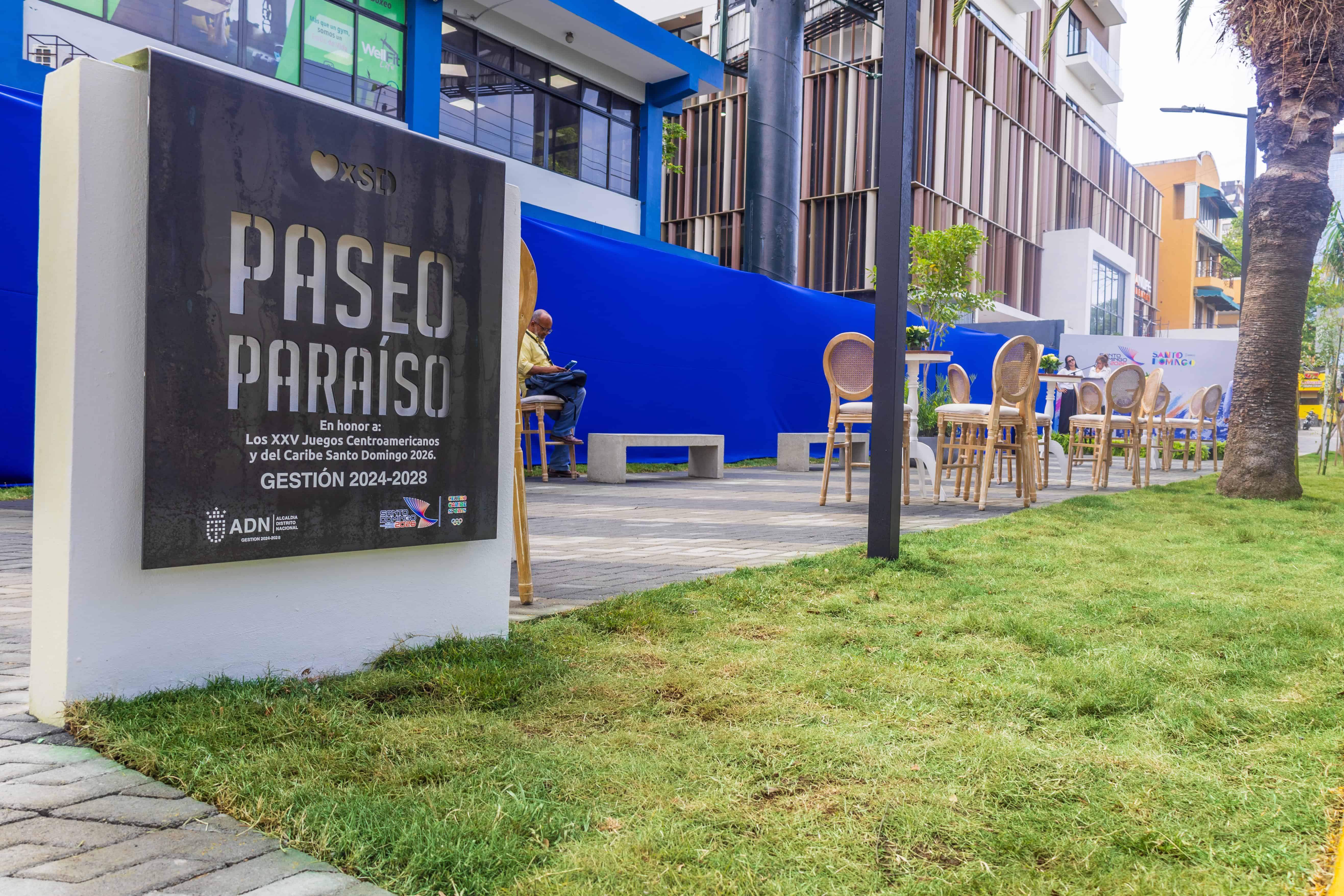 El Paseo Paraíso está ubicado frente al Paseo Ambiental de Hernández