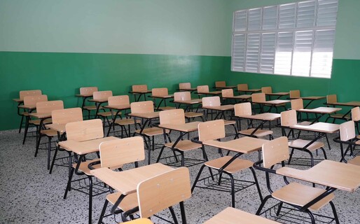 Suspensi&oacute;n de clases por lluvias genera confusi&oacute;n entre padres del Gran Santo Domingo