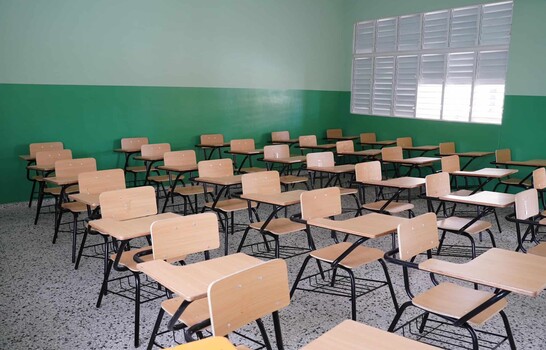 A un mes del regreso a clases, la ADP denuncia d&eacute;ficit de aulas y docentes