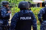 Ocupan diez paquetes de presunta coca&iacute;na a dos polic&iacute;as en Santo Domingo Este
